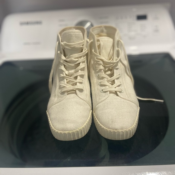 VINCE - Cream canvas high top sneakers w/ duster- SZ 8 - Picture 2 of 13